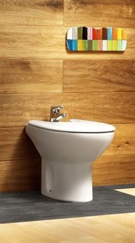 Биде напольное Roca Victoria 357390000 с крышкой - фото 86102
