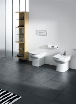 Биде напольное Roca Dama Senso 357514000 с крышкой - фото 86113